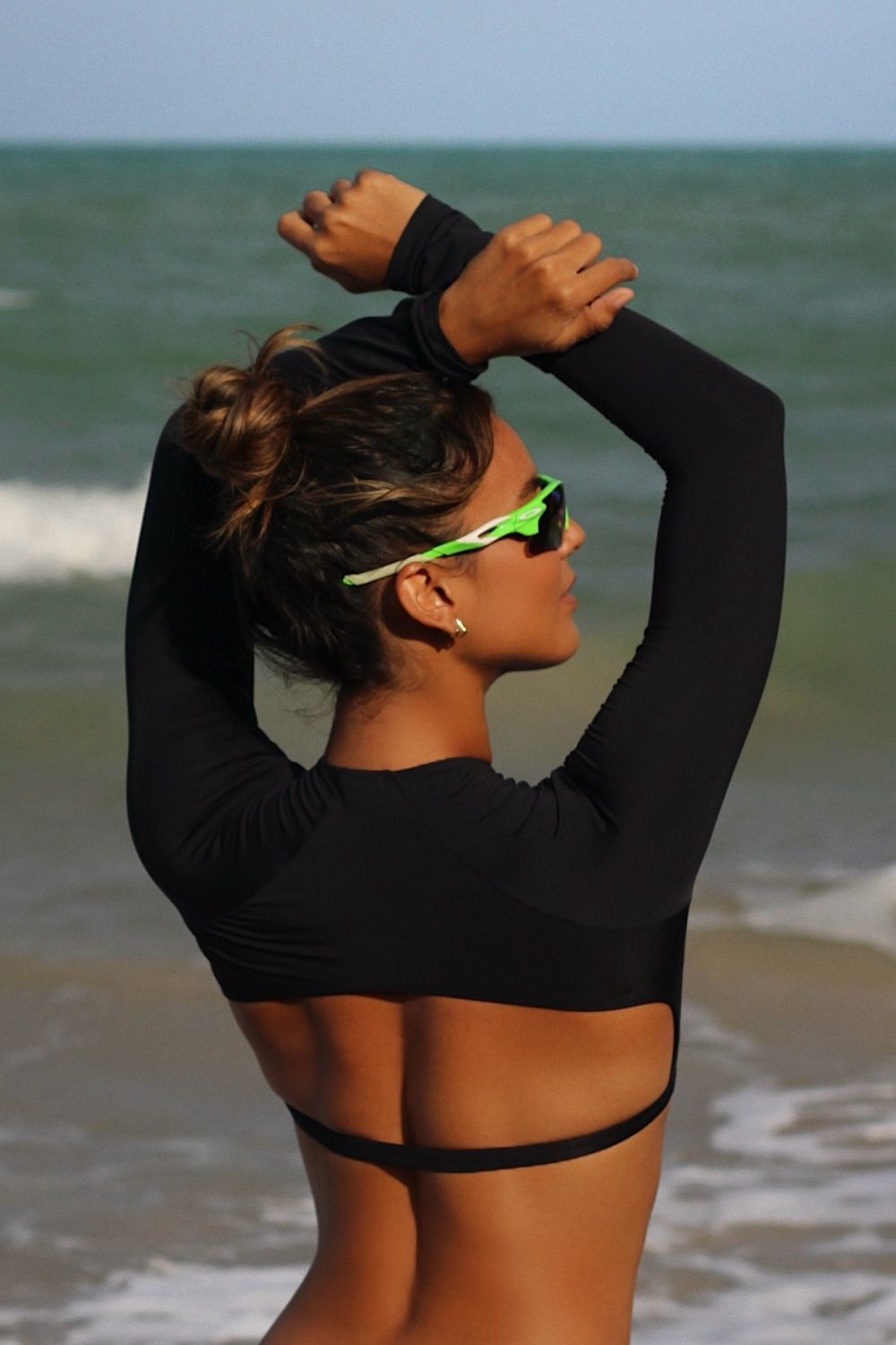 Top de Biquíni Cropped Manga Longa com Bojo Removível Liso
